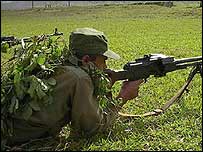 Soldado cubano em treinamento