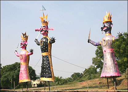 Effigies of king Ravanna and his sons