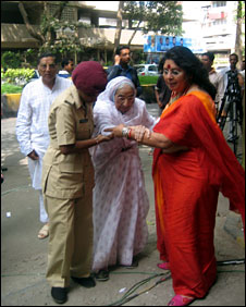 Voter at Cuffe Parade, Mumbai