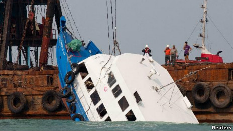 香港南丫島撞船死亡人數已增至37人（02/10/2012）