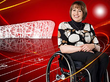 Tanni Grey-Thompson ar set cyflwyno Olympau 2008Mae