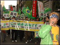 Brasileiros fazem prostesto no Japão. Foto: Ewerthon Tobace