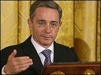 Álvaro Uribe, presidente colombiano