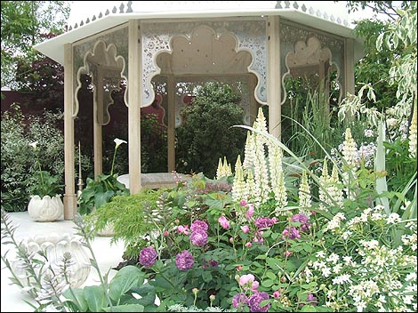Aleena Naylor visits Chelsea Flower Show 2008