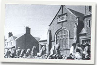 Gorymdaith cyhoeddi'r Eisteddfod