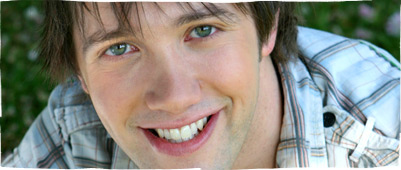 Iwan Griffiths sy'n sôn am fywyd bechgyn