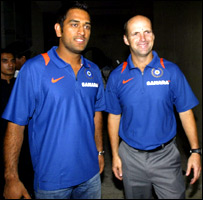 महेंद्र सिंह धोनी और गैरी कर्स्टन