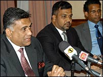 Sooriyaarachchi (C) with other senior ministers