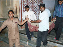 वाराणसी में धमाके