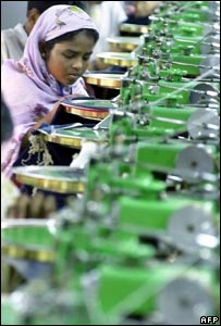  کارگران آسیایی با ساعات طولانی کار و حقوق کم مواجه هستند