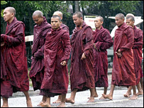 प्रदर्शनकारी बौद्धभिक्षु