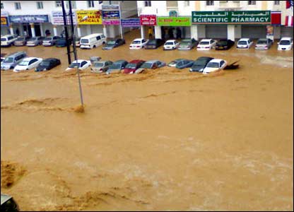 عکس دیپال از یک خیابان اصلی در مسقط، پایتخت عمان