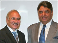 بھارت کے داخلہ سکریٹری وی کے دگل اور ان کے پاکستانی ہم منصب سید کمال شاہ