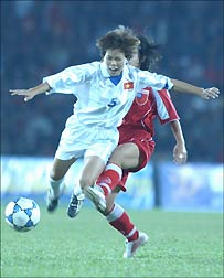 Tiền vệ Mai Lan