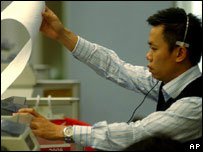 کاهش شدید میزان پایه بهره بانکی به افزایش ارزش شاخص سهام در آسیا کمک کرده است