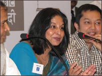 रोड शो संवाददाता सम्मेलन में अचला शर्मा, आकाश सोनी, रेणु अगाल और मणिकांत ठाकुर