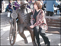 Barbara Asquith with her sculpture of Blind Jack
