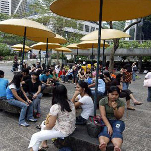 每逢假日菲佣「賓妹」聚會的風景(中新社圖片)