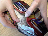 Ví tiền của người tiêu dùng liệu có bị ảnh hưởng?