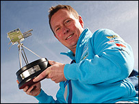 John Reynolds with the Unsung Hero Award