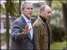 جورج بوش در کنار ولادیمیر پوتین