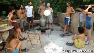 Comunidade Free and Real, na Grécia