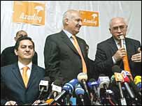 رهبران مخالف از چپ به راست: علی کريملی، سردار جلال اغلو، عيسی قنبر