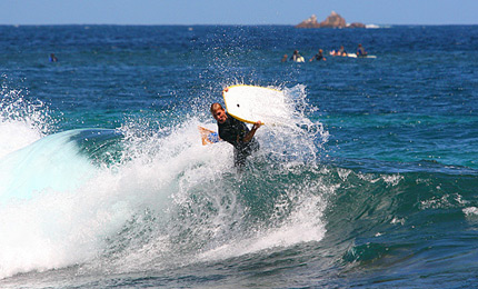 Peter Mayne, emails more action from West Oz, 07