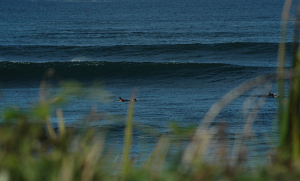 Gareth "Slaps" Lamrock lines up some new reefage. Scary bickies at times. Pic: Shimmy Harkin. Sept 06