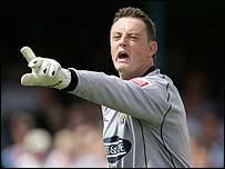 Daggers' goalkeeper Tony Roberts