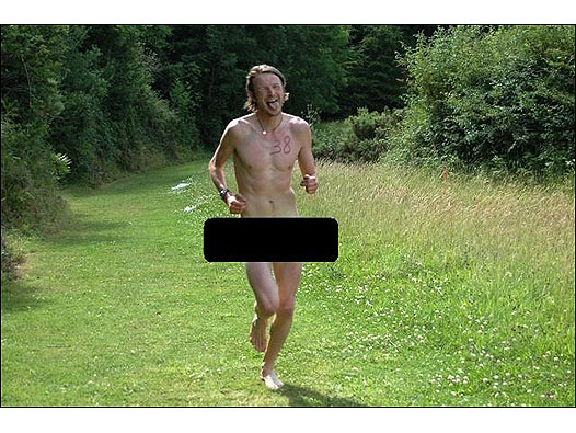 Corrida de nudistas (Foto: Wacky Nation)