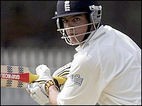 کک پہلا ٹیسٹ کھیل رہے ہیں