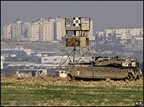 Tanque israelense na fronteira de Israel com a Faixa de Gaza