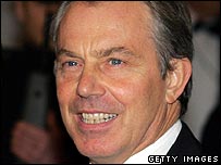 Tony Blair chegando ao banquete do Lord Mayor na City de Londres