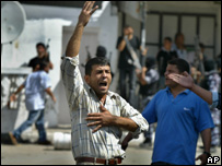 Palestino em meio a confrontos na Faixa de Gaza