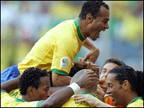 کافو و ديگر بازيکنان برزيل