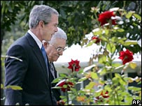 Bush enfrenta críticas até de seus partidários em Washington