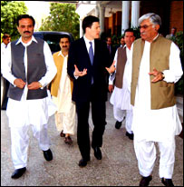 ڈیوڈ ملی بینڈ اور صوبہ سرحد کے رہنما