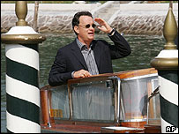 Tom Hanks gondolla galaya geliyor