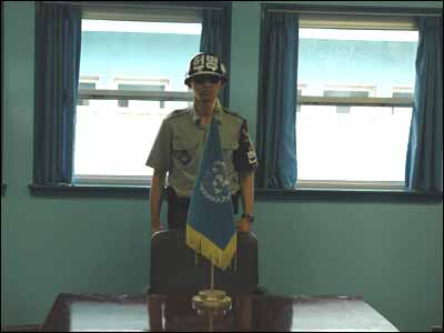 Chụp tại đường biên Nam Bắc Hàn