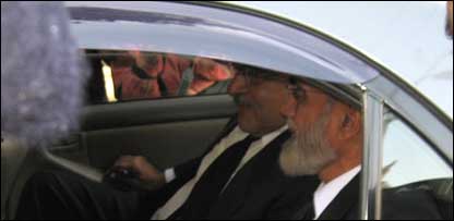 حلف نہ اٹھانے والے دو جج سرمد جلال اور انور ظہیر 