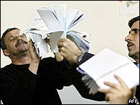 Iraquianos começarão a contar votos