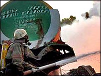 Цистерни з фосфором. Фото Укрінформ