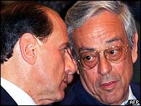 Чезаре Превітті (праворуч) давно співпрацював з паном Берлусконі 