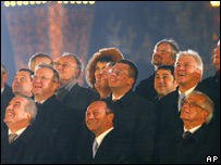 Các quan chức EU đón lễ thượng cờ tại Bucharest, Romania