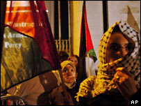 Simpatizantes de Arafat em vigília no hospital