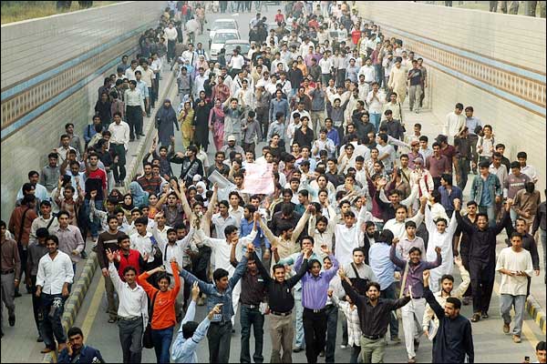 پاکستان میں ایمرجنسی کا تیرہواں دن 