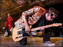 Keith Richards solando