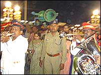 बारात में बैंड पार्टी