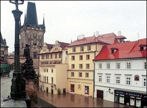 Ulice Kampy zatopila voda z Vltavy